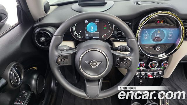 Mini Cooper 2023 — photo 13