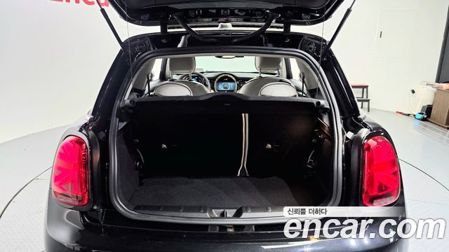 Mini Cooper 2023 — photo 19