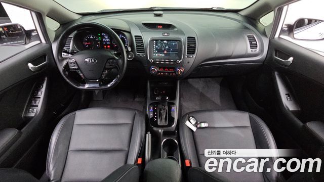 Kia K3 2016 — photo 10