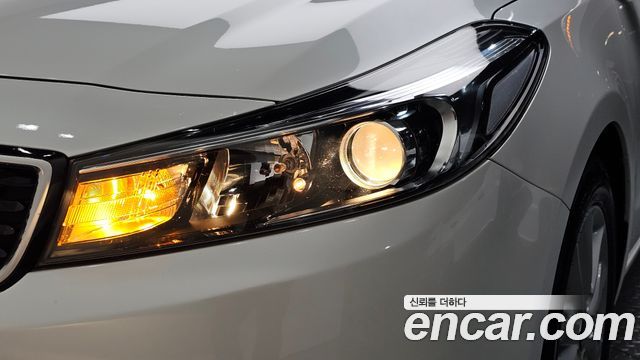Kia K3 2016 — photo 8