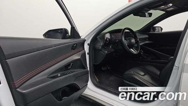 Hyundai AVANTE 2025 — photo 13