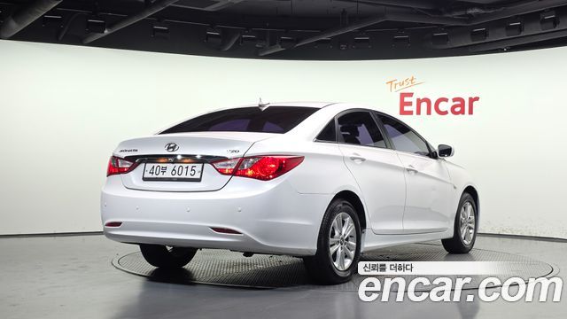 Hyundai Sonata 2011 — photo 2