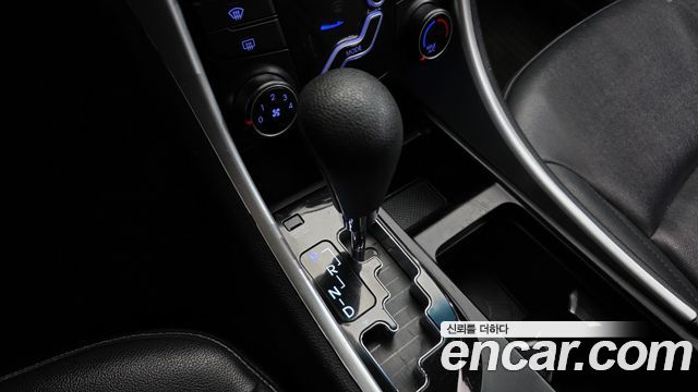 Hyundai Sonata 2011 — photo 9