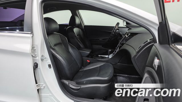 Hyundai Sonata 2011 — photo 11