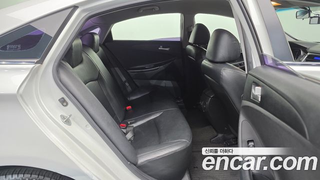 Hyundai Sonata 2011 — photo 12