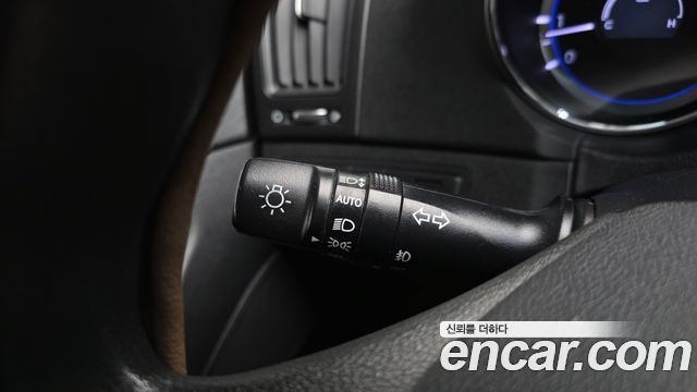 Hyundai Sonata 2011 — photo 17