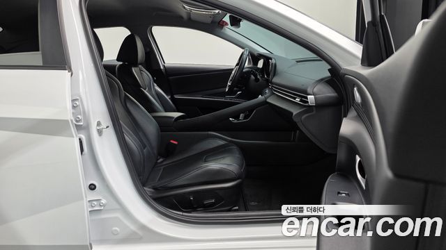Hyundai AVANTE 2023 — photo 11
