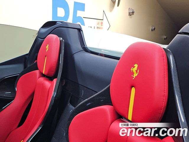 Ferrari SF90 2022 — photo 16