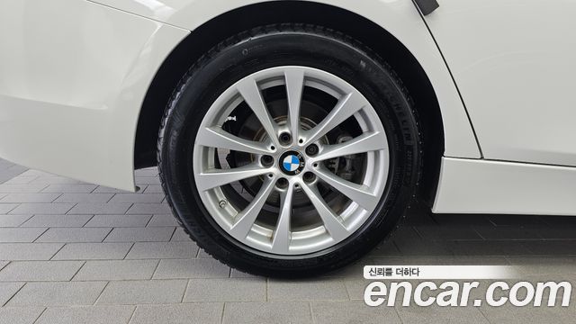 BMW 3-Series 2017 — photo 5