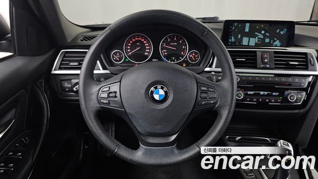 BMW 3-Series 2017 — photo 13