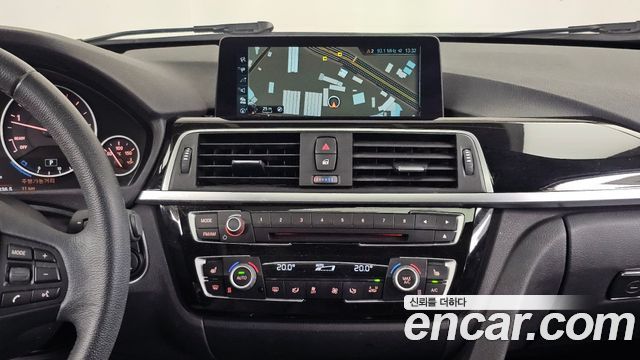 BMW 3-Series 2017 — photo 14