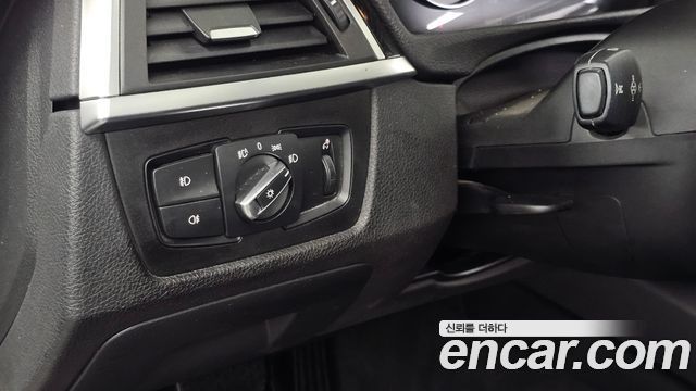 BMW 3-Series 2017 — photo 18