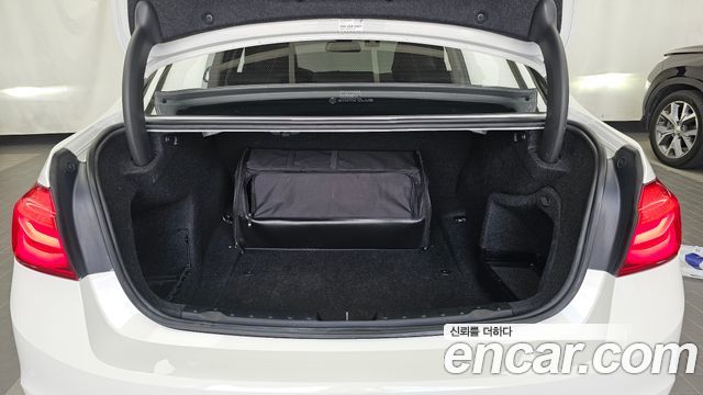 BMW 3-Series 2017 — photo 20