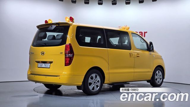 Hyundai Starex 2021 — photo 2