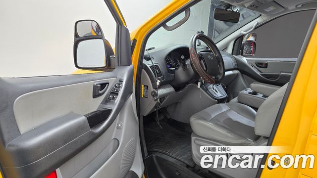 Hyundai Starex 2021 — photo 10