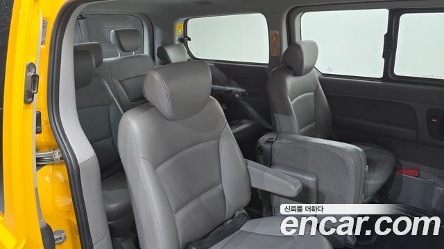 Hyundai Starex 2021 — photo 12