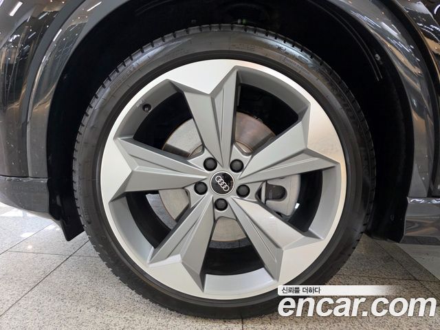 Audi Q4 e-tron 2026 — photo 5