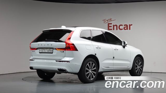 Volvo XC60 2020 — photo 2