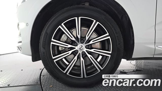 Volvo XC60 2020 — photo 5