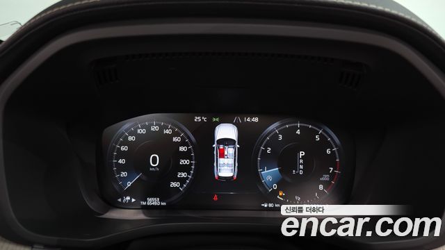 Volvo XC60 2020 — photo 11