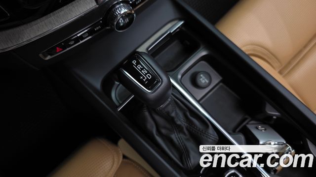 Volvo XC60 2020 — photo 12