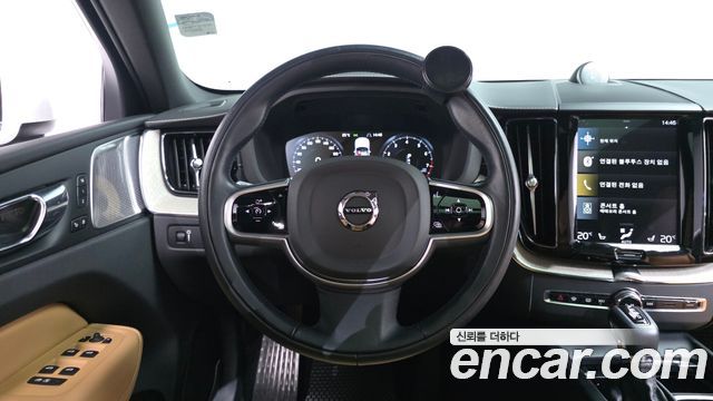 Volvo XC60 2020 — photo 19