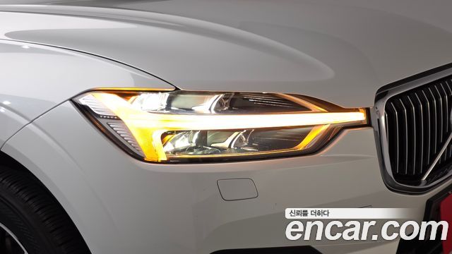 Volvo XC60 2020 — photo 8