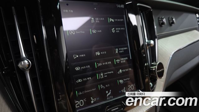 Volvo XC60 2020 — photo 36