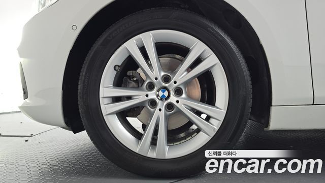 BMW 2-Series 2018 — photo 5