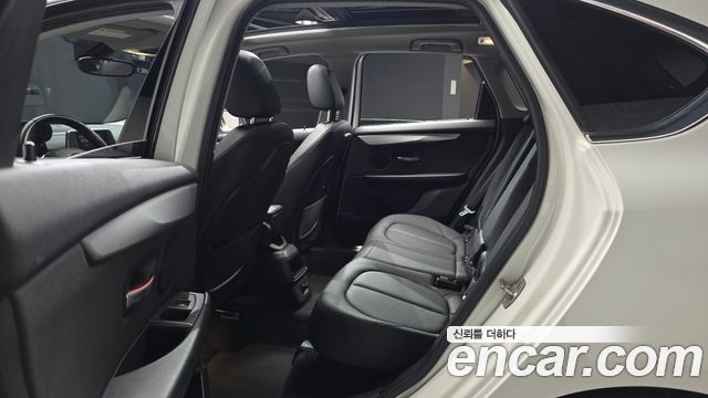 BMW 2-Series 2018 — photo 17