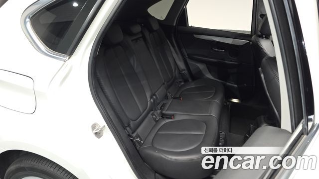 BMW 2-Series 2018 — photo 18