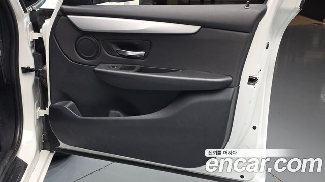 BMW 2-Series 2018 — photo 15