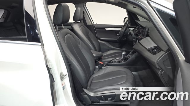 BMW 2-Series 2018 — photo 16