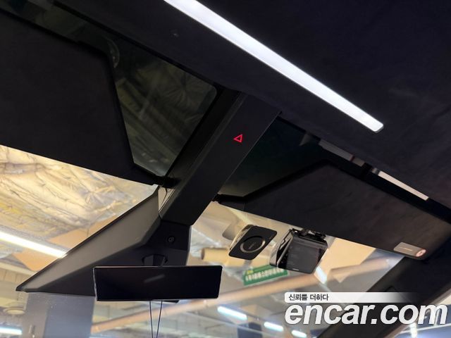 Tesla Cybertruck 2024 — photo 18