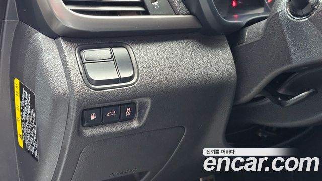 Kia K5 2017 — photo 22