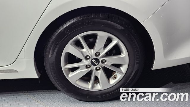 Kia K5 2017 — photo 7