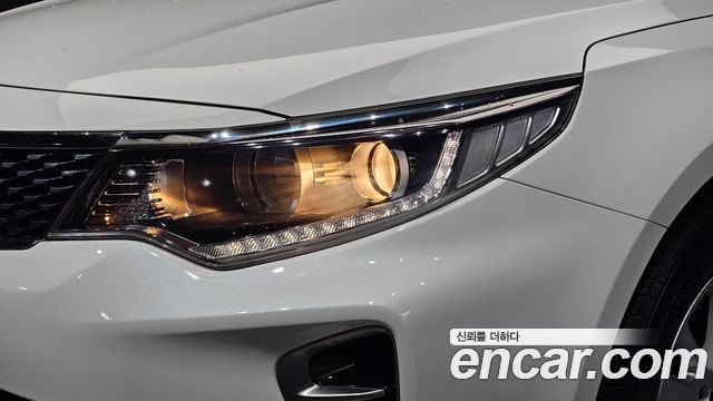 Kia K5 2017 — photo 8