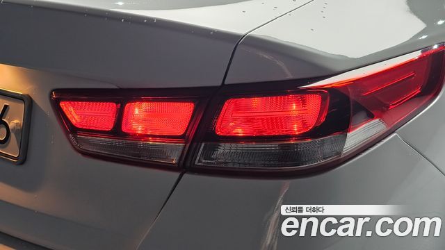 Kia K5 2017 — photo 9