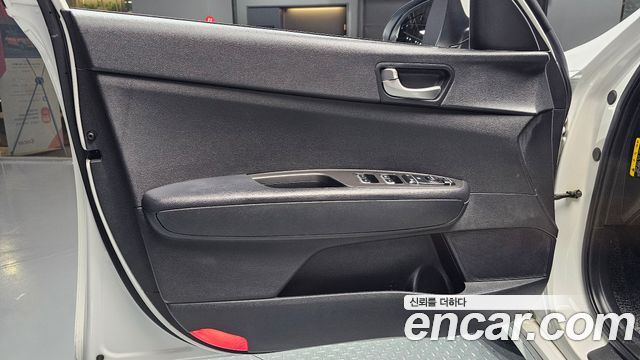 Kia K5 2017 — photo 14