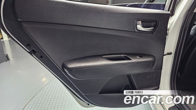 Kia K5 2017 — photo 15