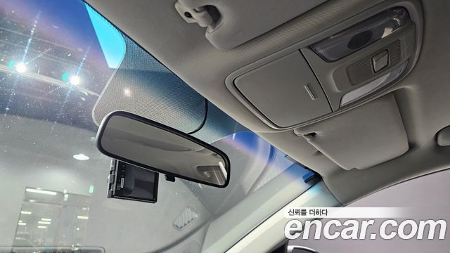 Kia K5 2017 — photo 27