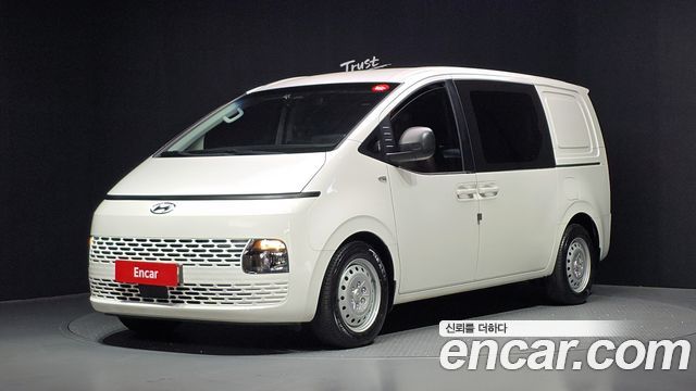 Hyundai Staria 2022 — photo 1