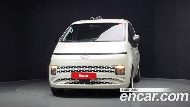 Hyundai Staria 2022 — photo 3