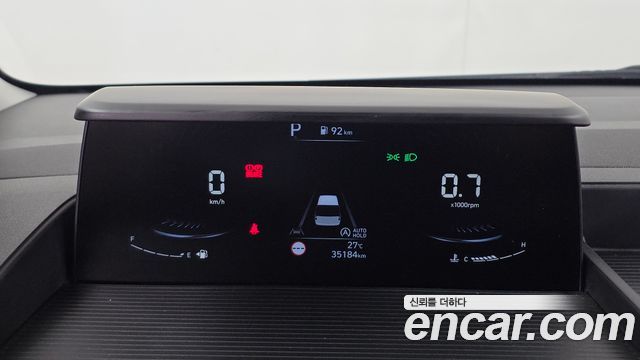 Hyundai Staria 2022 — photo 11