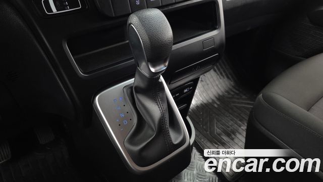 Hyundai Staria 2022 — photo 12
