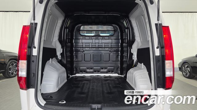 Hyundai Staria 2022 — photo 26
