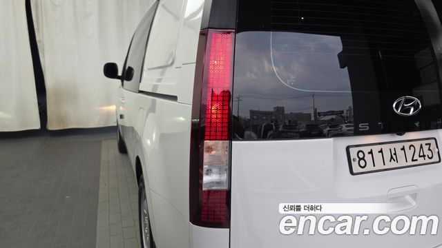 Hyundai Staria 2022 — photo 9