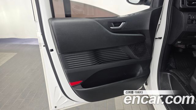 Hyundai Staria 2022 — photo 14
