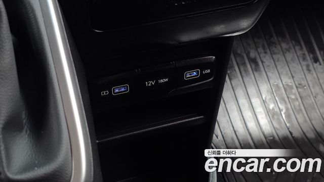 Hyundai Staria 2022 — photo 16