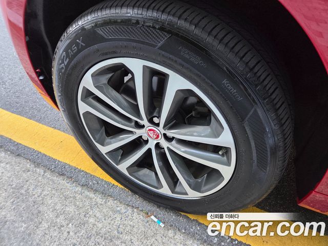Jaguar F-PACE 2017 — photo 5